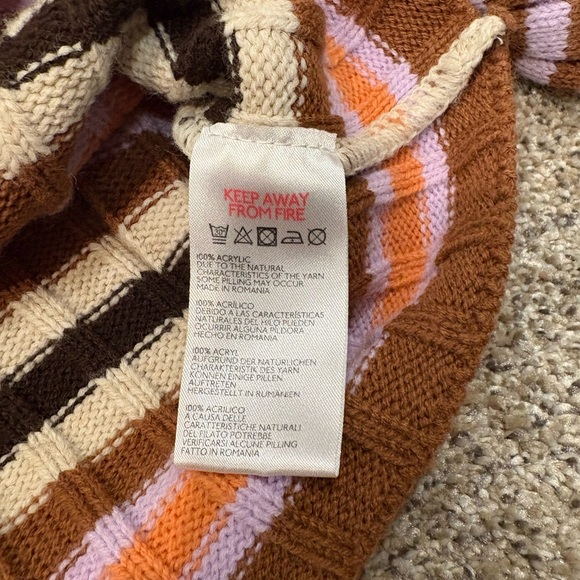 BDG Urban Outfitters V Neck crop striped sweater medium - Picture 5 of 5